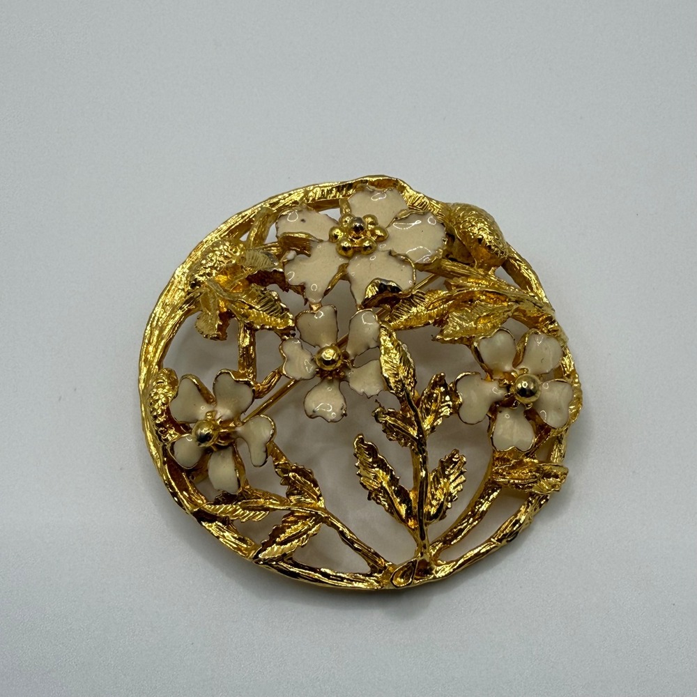 Vintage Gold Tone Cream Enamel Floral Round Brooch Pin Textured Flower Garden
